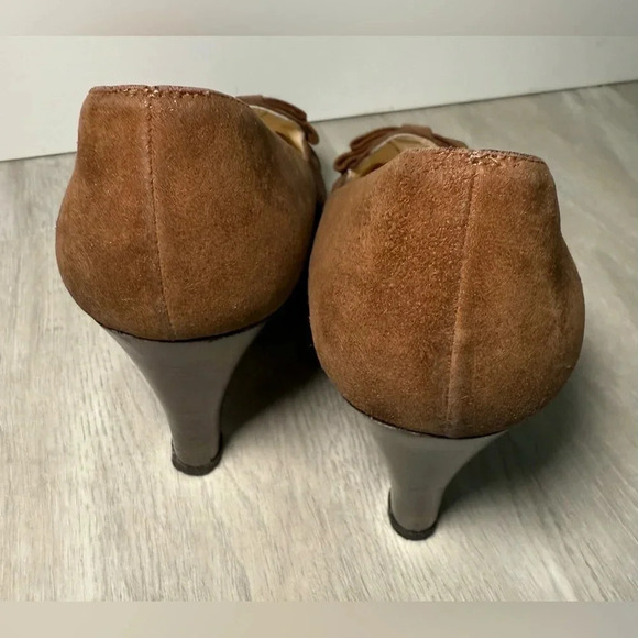PRADA BROWN SUEDE BOW POINTED TOE MID HEEL CLASSIC PUMPS SZ 34 - Picture 12 of 16